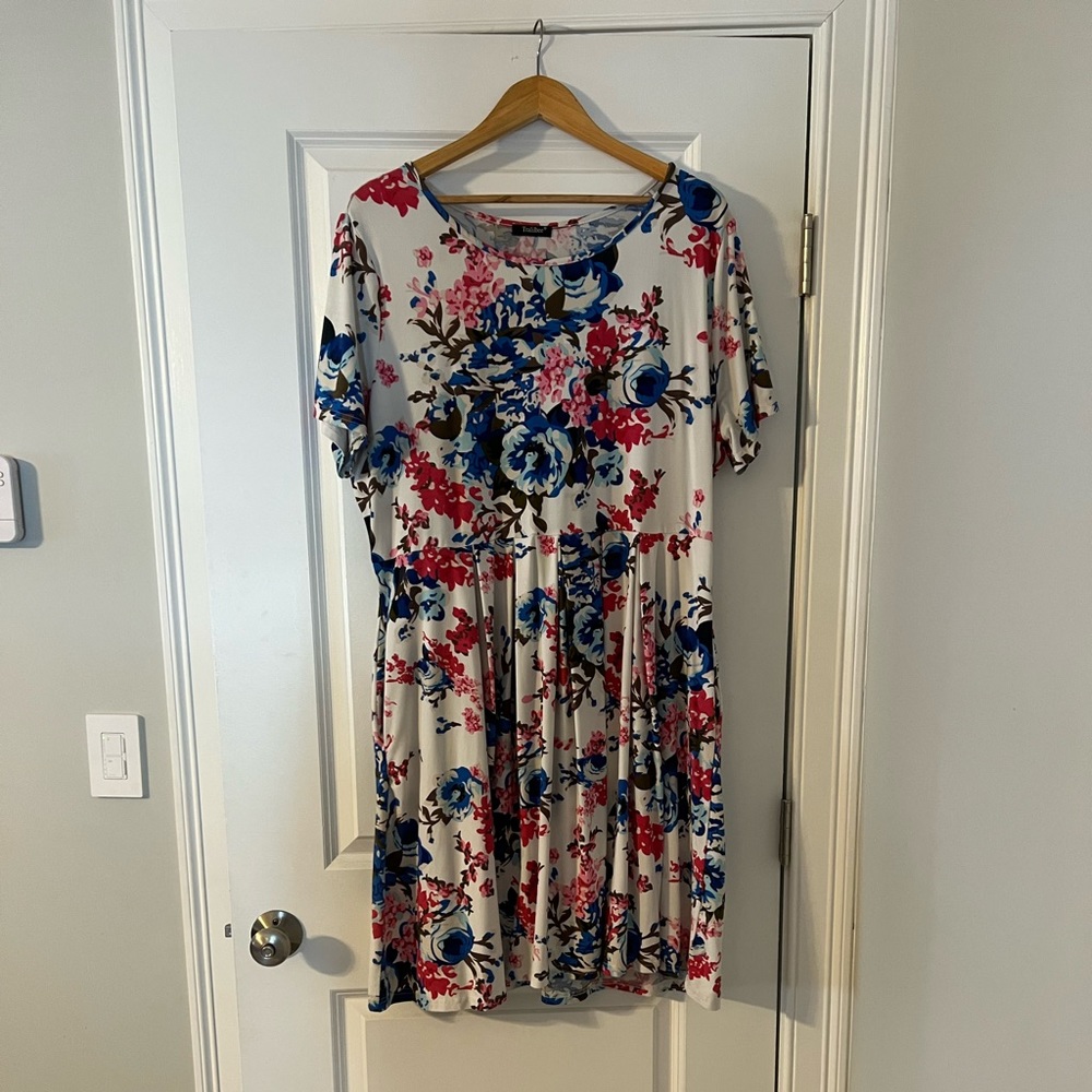 Short sleeve floral dress